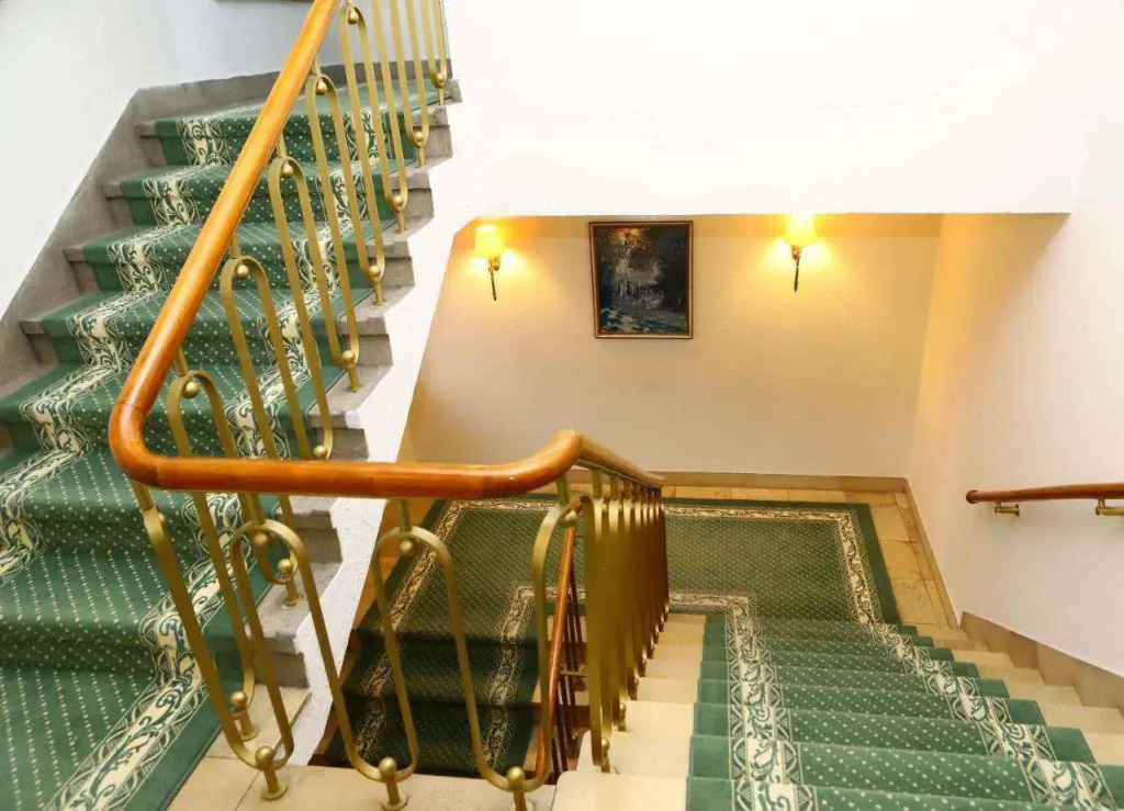 City Hotel