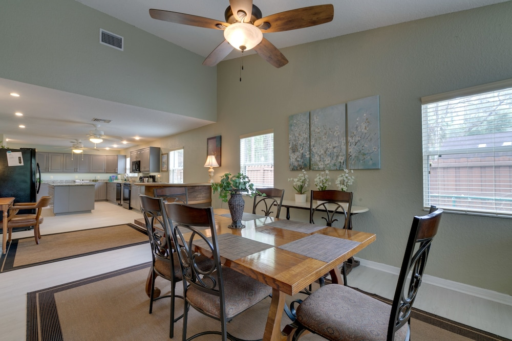 Dock & Lanai: Waterfront Home in Dunnellon