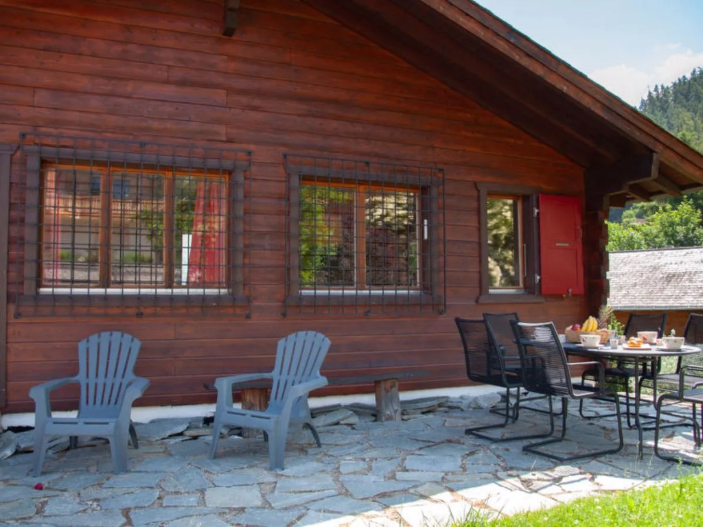 Chalet Le Hibou by Interhome