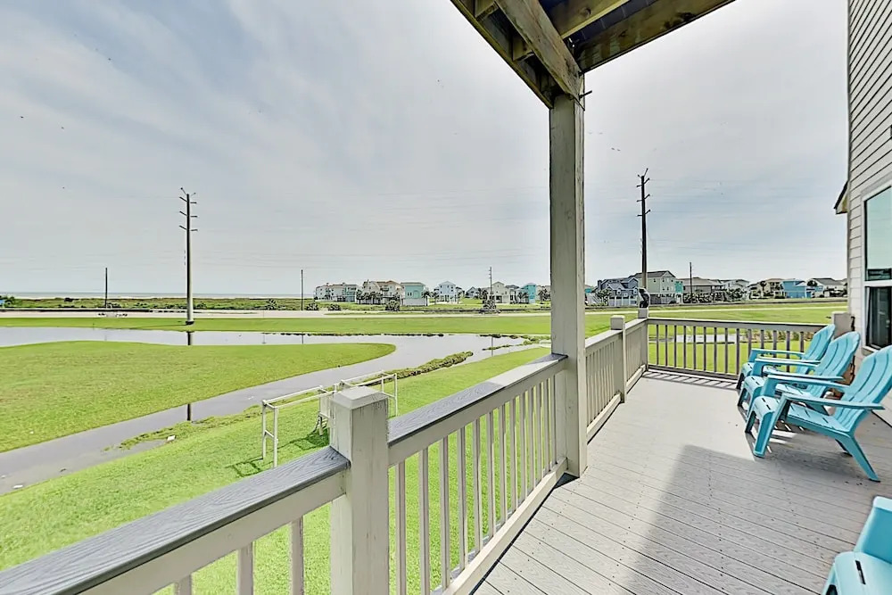 Walk To Beach! Custom Gulf-view New Build W/ Pool 3 Bedroom Home