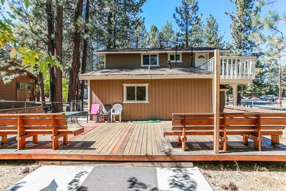 Red Door Cabin 1495 by RedAwning