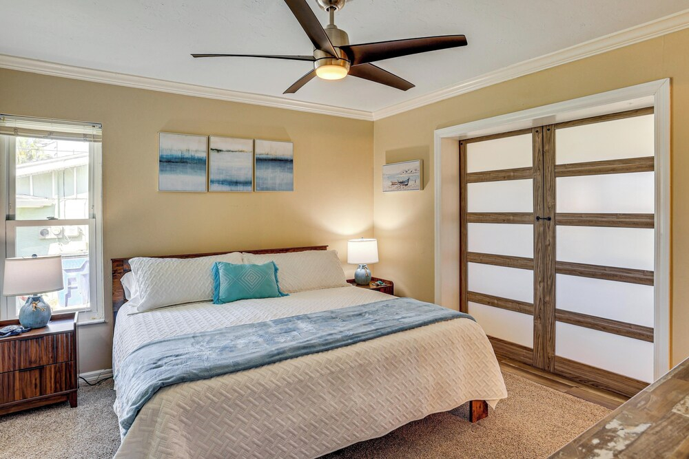Waterfront Lake Placid Escape w/ Dock & Lanai