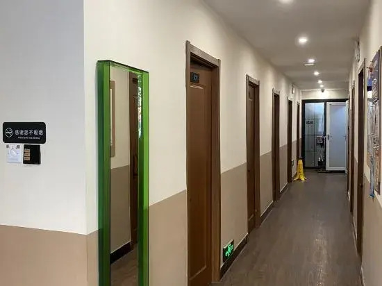 Snowy Hostel