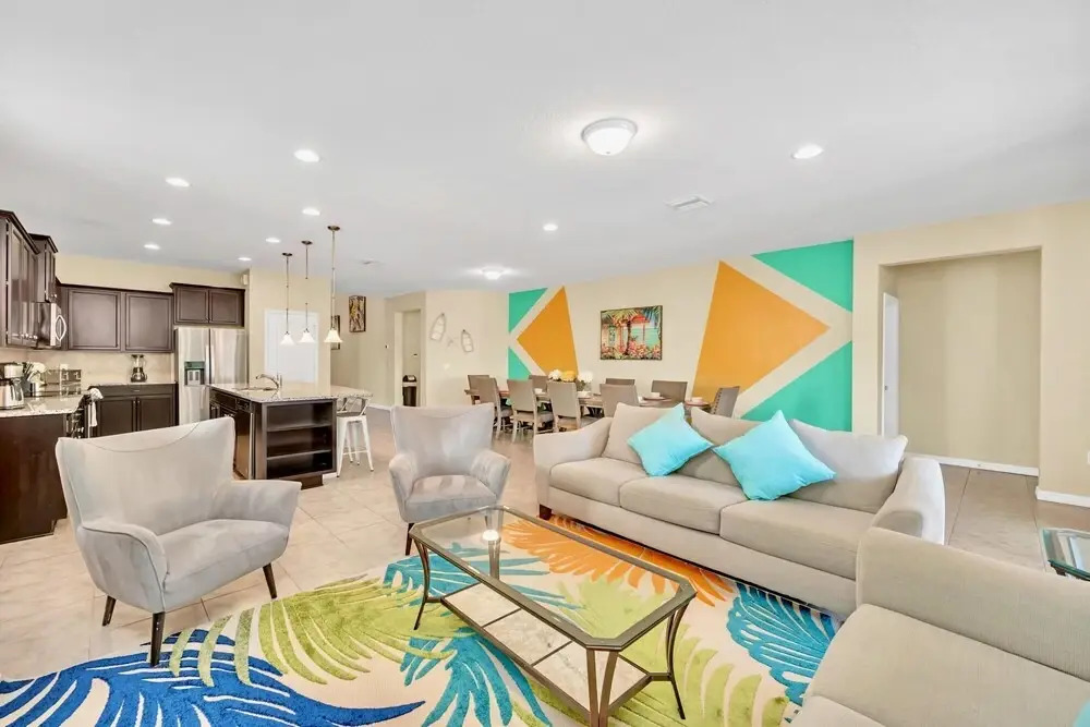 8BR Home Sleeps 16 - With Pool Hot Tub Games