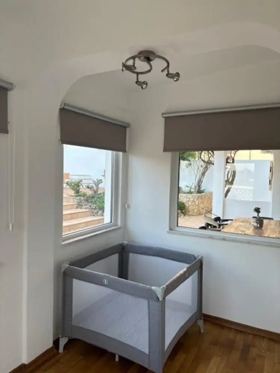 Inviting 4-bed Villa in Guia