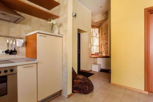 Cozy & Comfy Old Town Apartment With Balcony