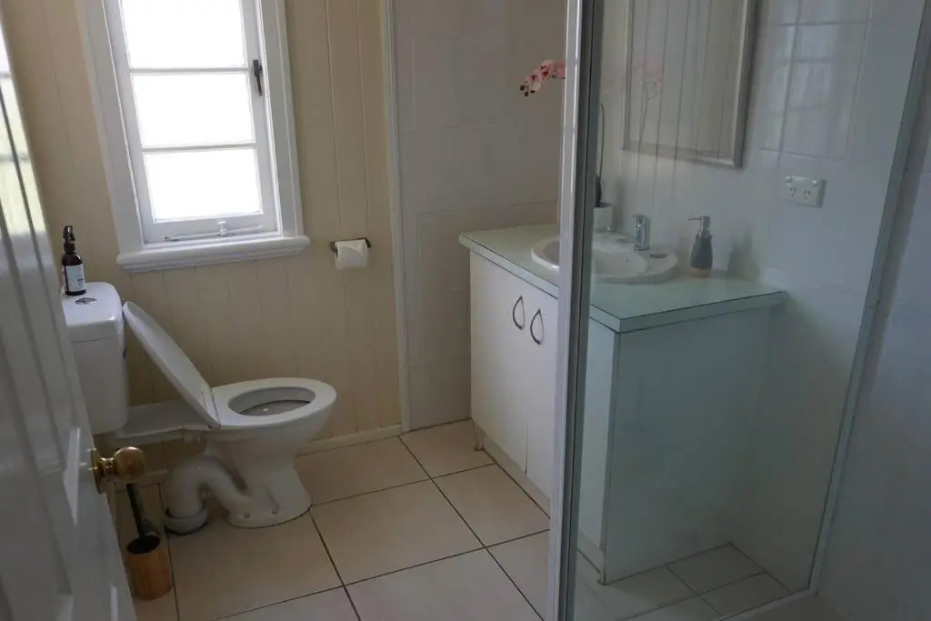 Harris House-2 bedroom unit with INDOOR FIREPLACE Holiday home Stanthorpe