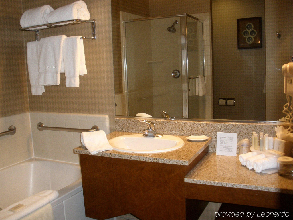 Holiday Inn Express Hotel & Suites Ventura Harbor by IHG
