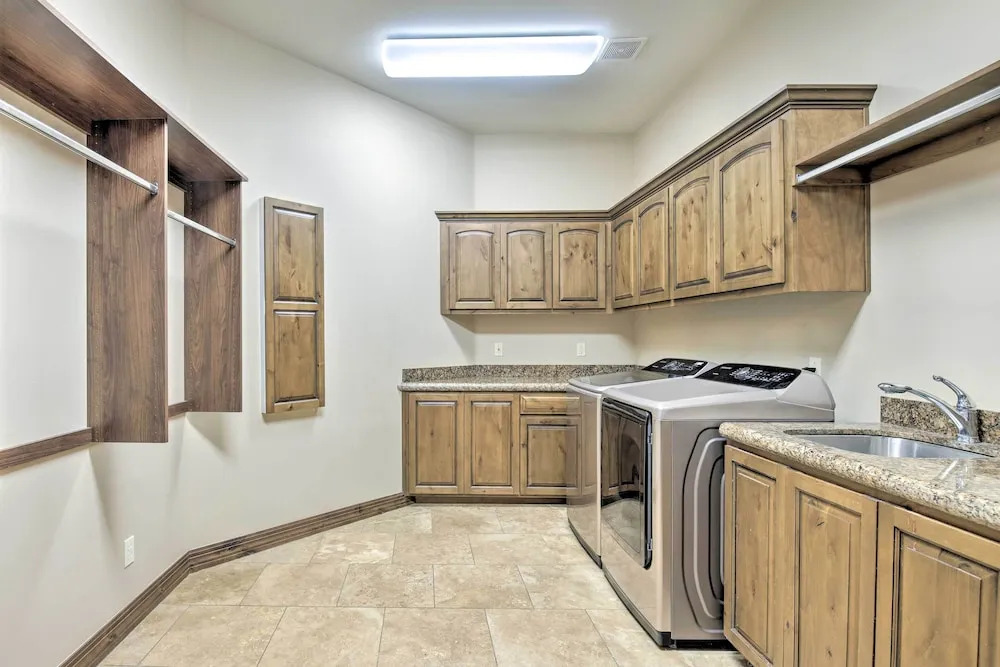 Near Golfing: Mesa Villa w/ Outdoor Oasis & Pool