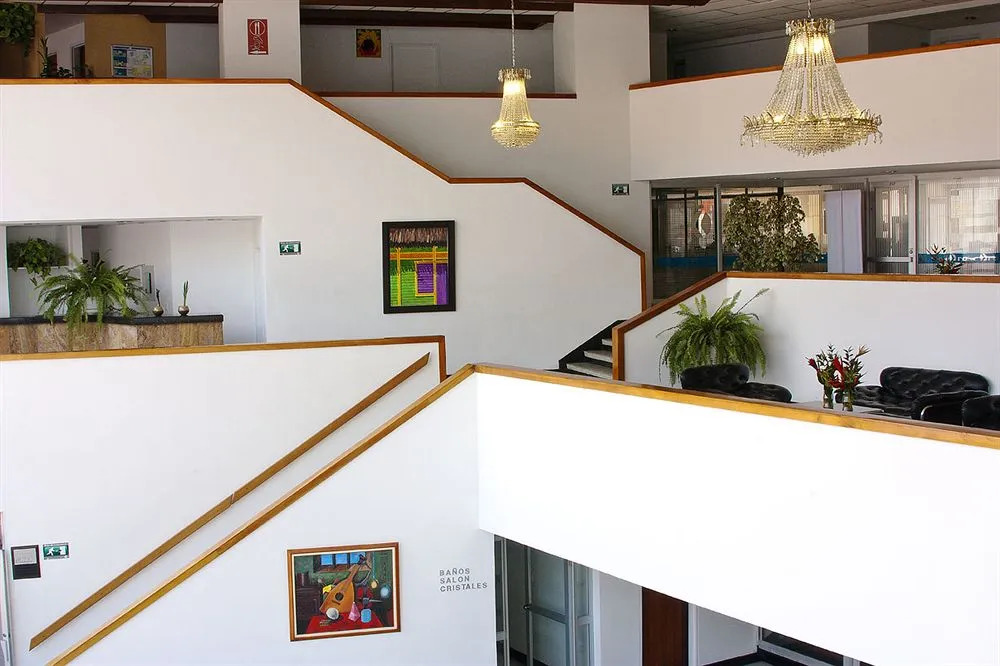 Hotel Hunza Y Centro De Convenciones