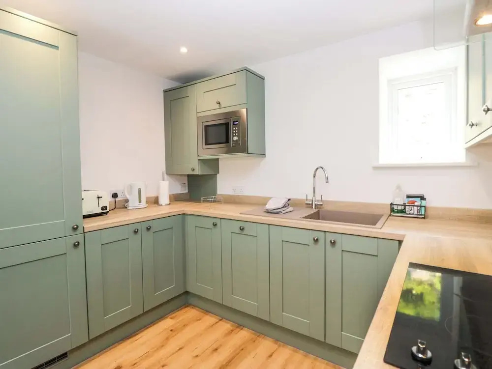 Riverside Cottage No 4