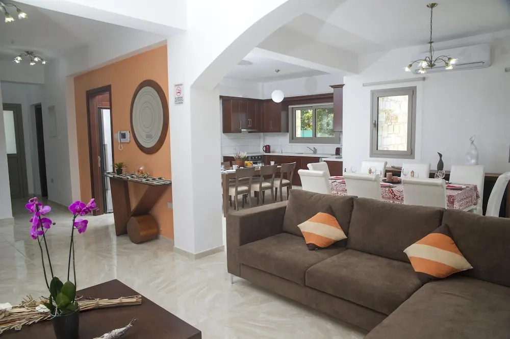 Stunning new Beach Front Villa,1st Line to the Beach, Large Pool, Wonderful Area