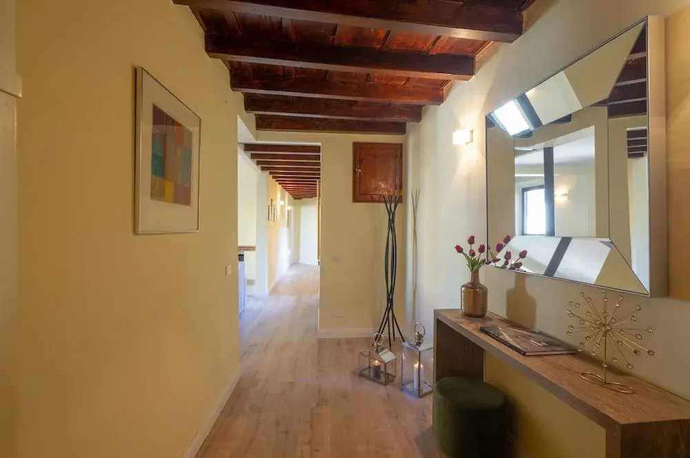 Borgo Albizi 6