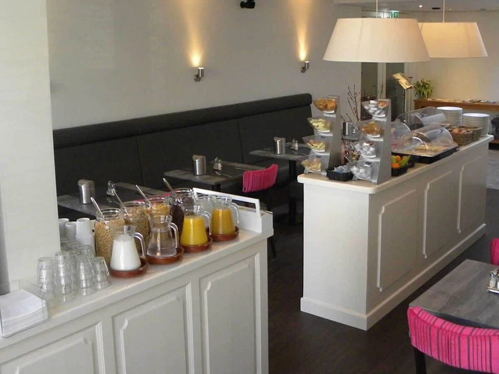 Modern hotel suite, a stone's throw from the sea on Texel