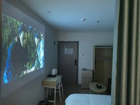 Shenzhen Time E-sports Hotel (Shenzhen Vocational College Xili Subway Station)