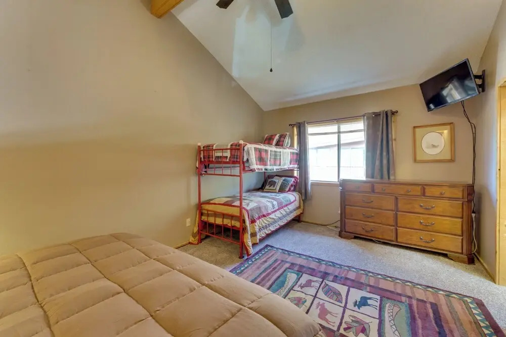 Walk to Lifts: Ski-in/ski-out Angel Fire Condo