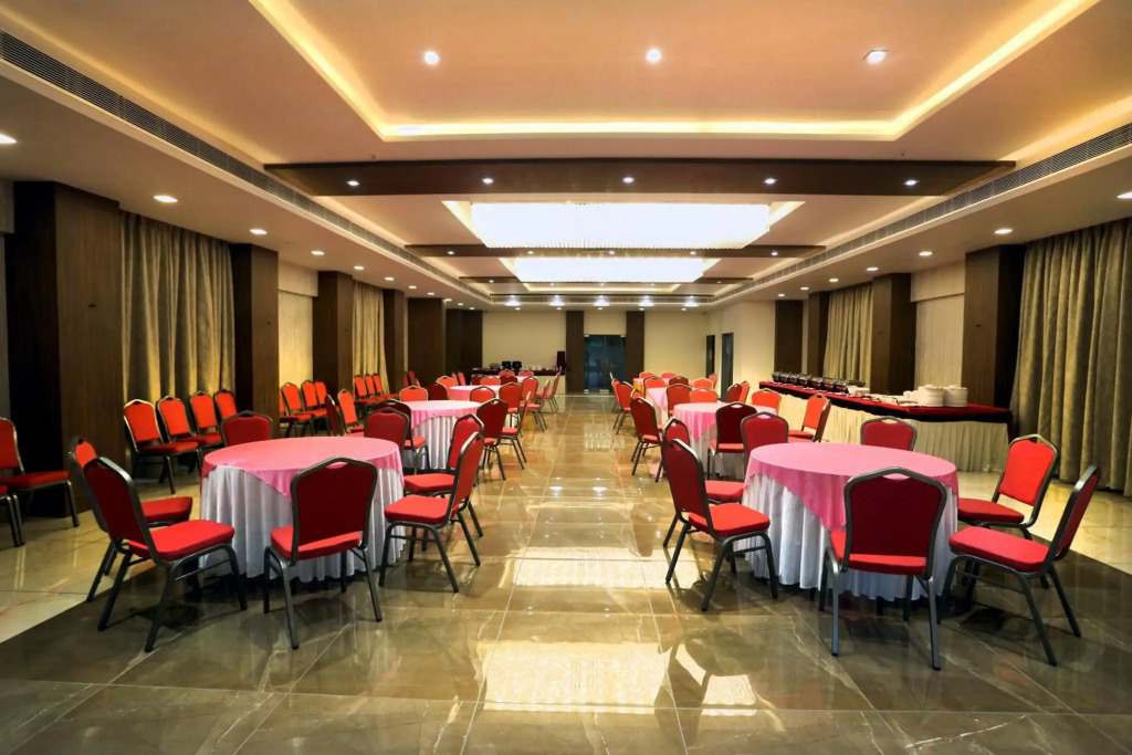 OYO Premium Vastrapur Lake