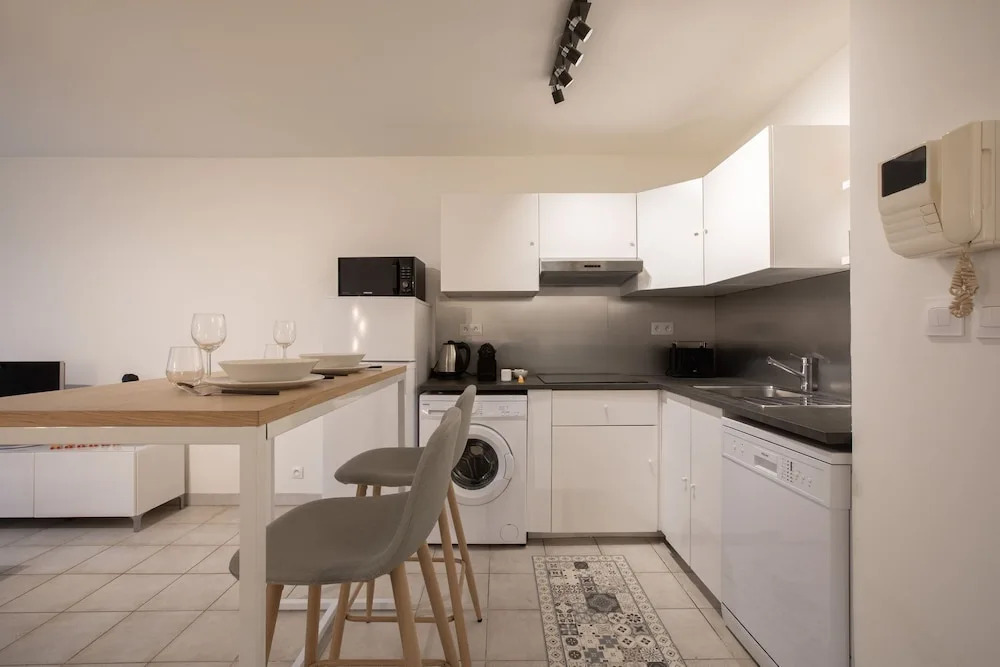 Moderne cosy 350m C. Mirabeau