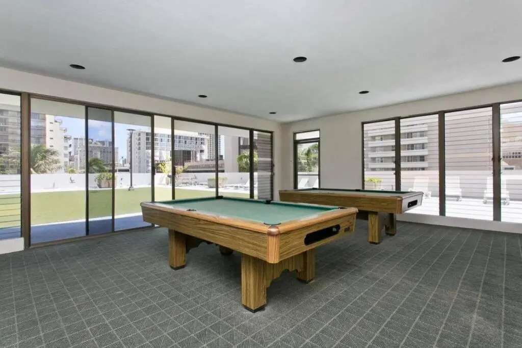 Royal Kuhio Penthouse With Ocean View on 35th Floor