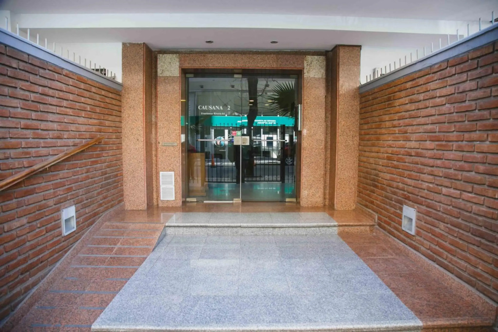 3 o 4 PERSONAS A 150 Mts SANATORIO ALLENDE
