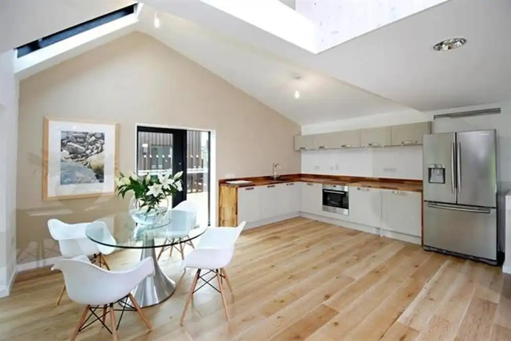 Modern 3 bed riverside home in Bath