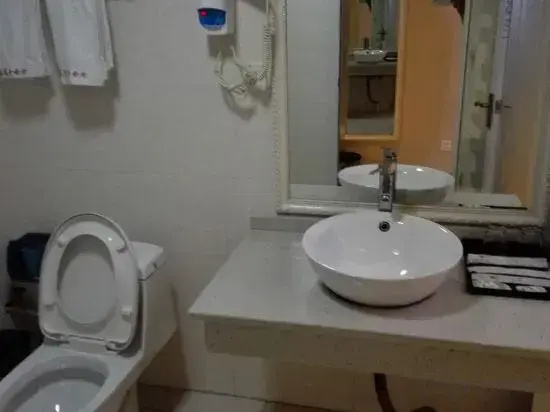 Yuyang Julong Hotel