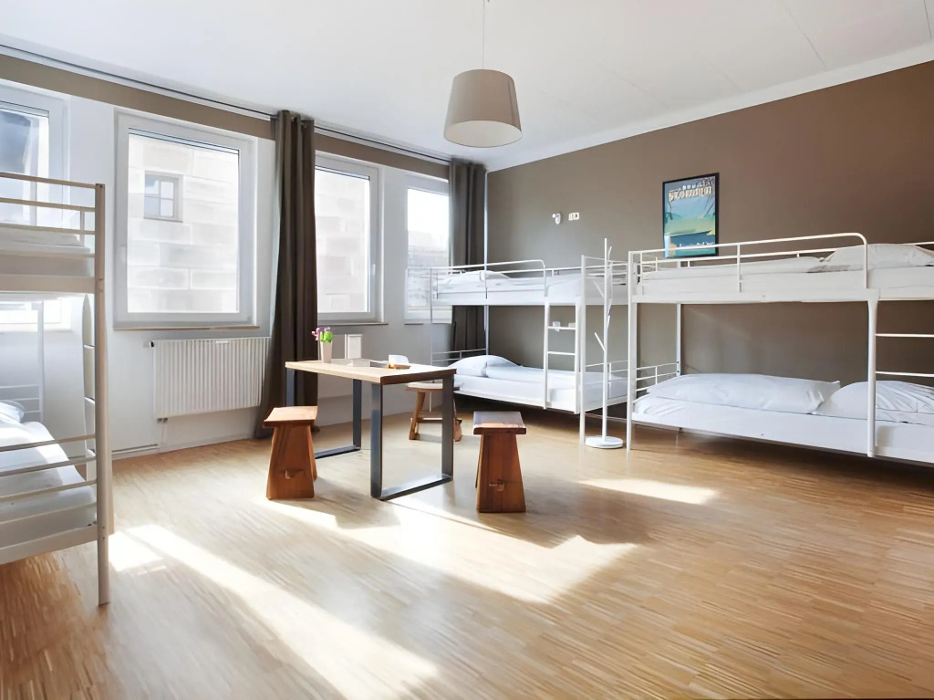 Five Reasons Hostel & Hotel