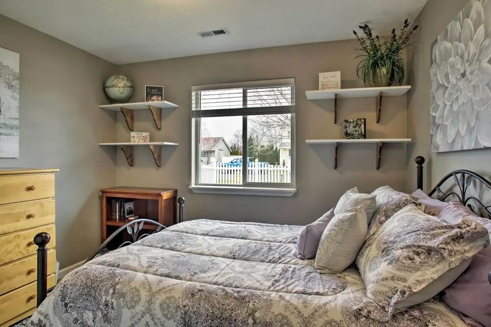 Cozy Getaway w/ Yard & Patio: 4 Mi to Hayden Lake!