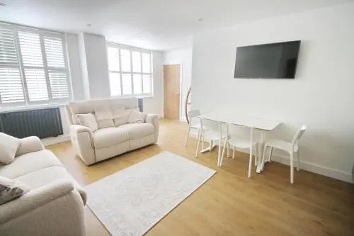 Court Side Apartment