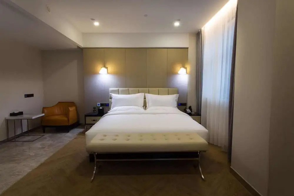 Re Young Loft Hotel