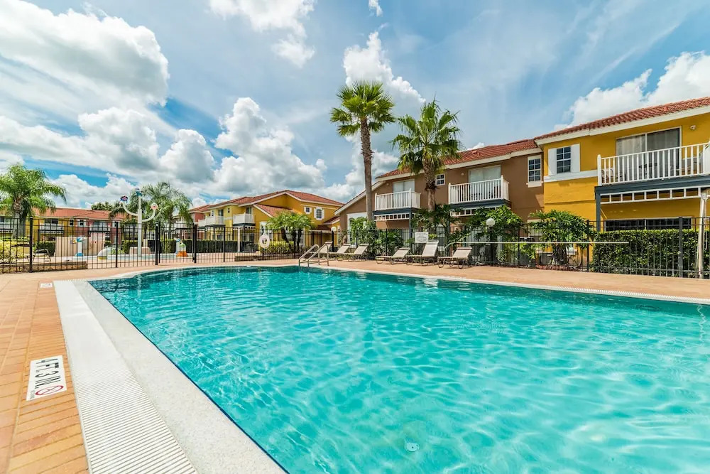 Lake Berkley - 7 Bed 5 Baths Villa