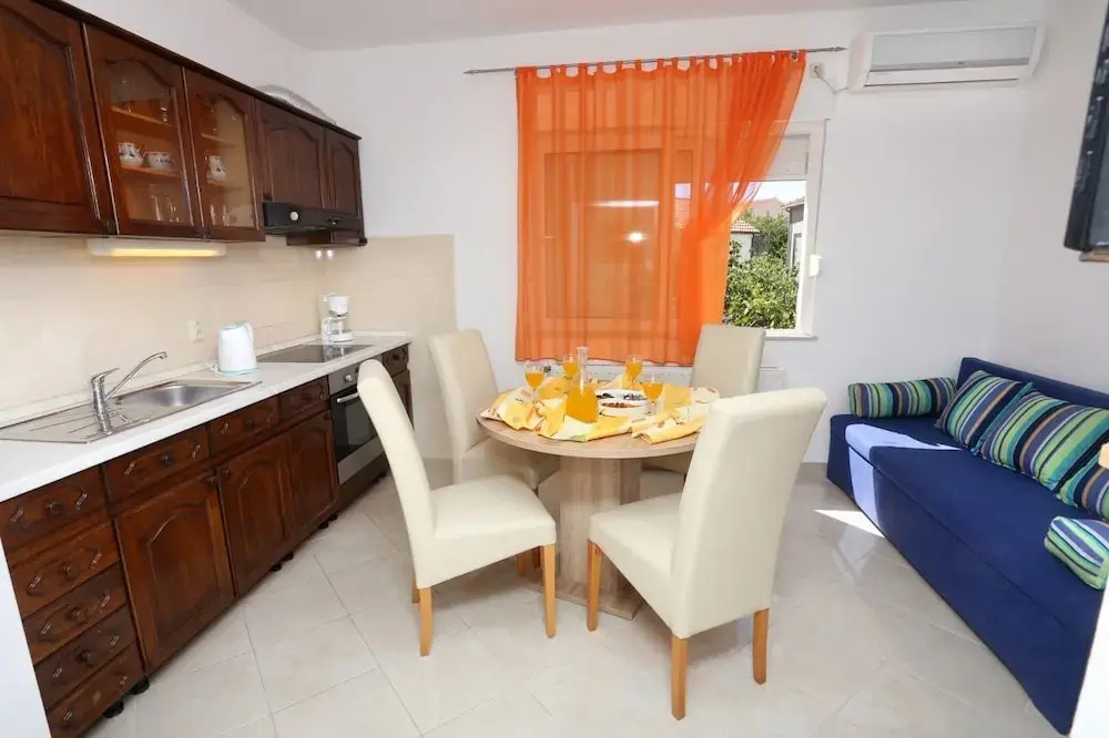 Davorka - 50m From the sea - A2
