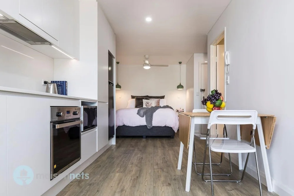 Studio Apt With Balcony & Parking in Surry Hills