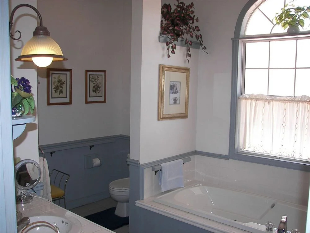 Heritage Country Inn