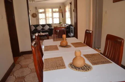 African Roots Guesthouse Entebbe