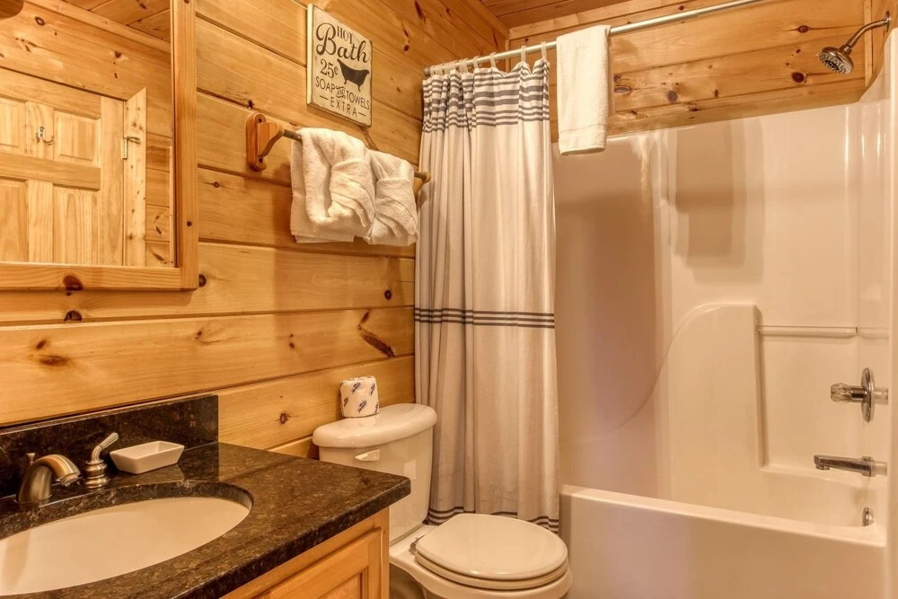 ER260- Magical Moments Great Location- Close to town cabin