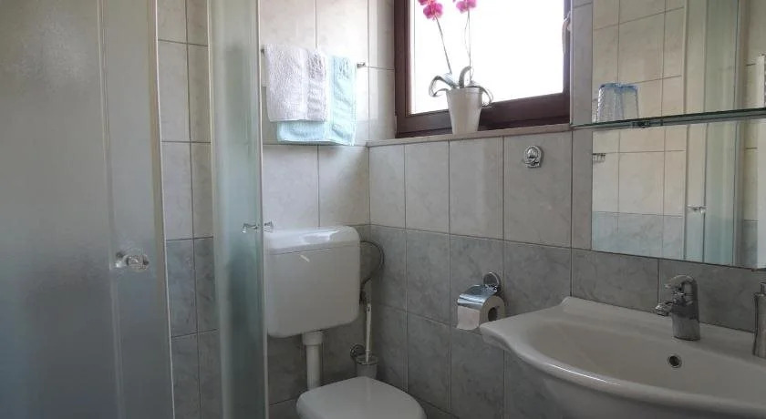 Apartments and Rooms Tavcar