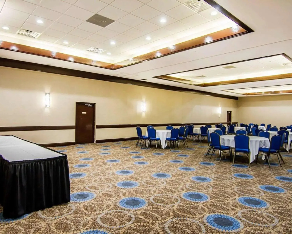 Comfort Inn and Suites Plano East