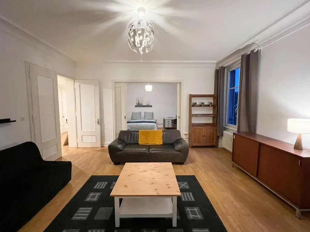 Chambres privées -Private room- dans un spacieux appartement - 100m2 centre proche gare