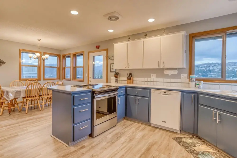 Two Views Vacation Home