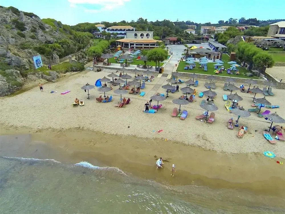 Sea View Suites & Holiday Homes - Plaka Beach Resort
