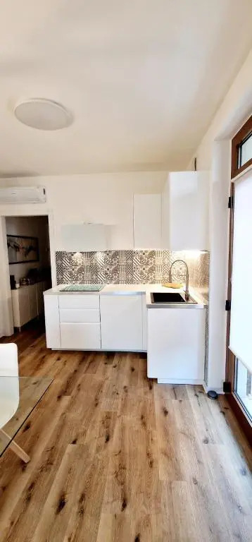 MANTEGNA BOUTIQUE APARTMENT, 75mq, 100mt from the lake, free parking