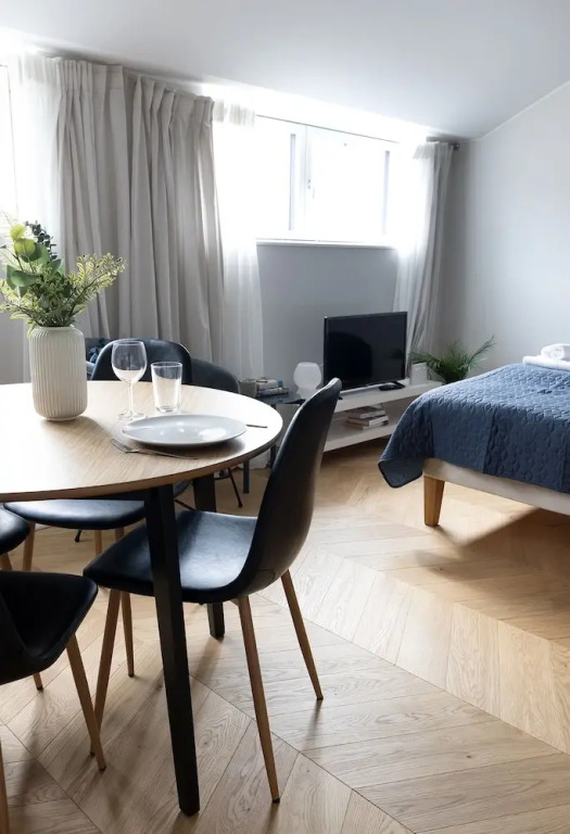 2ndhomes Beautiful & Modern Attic Studio