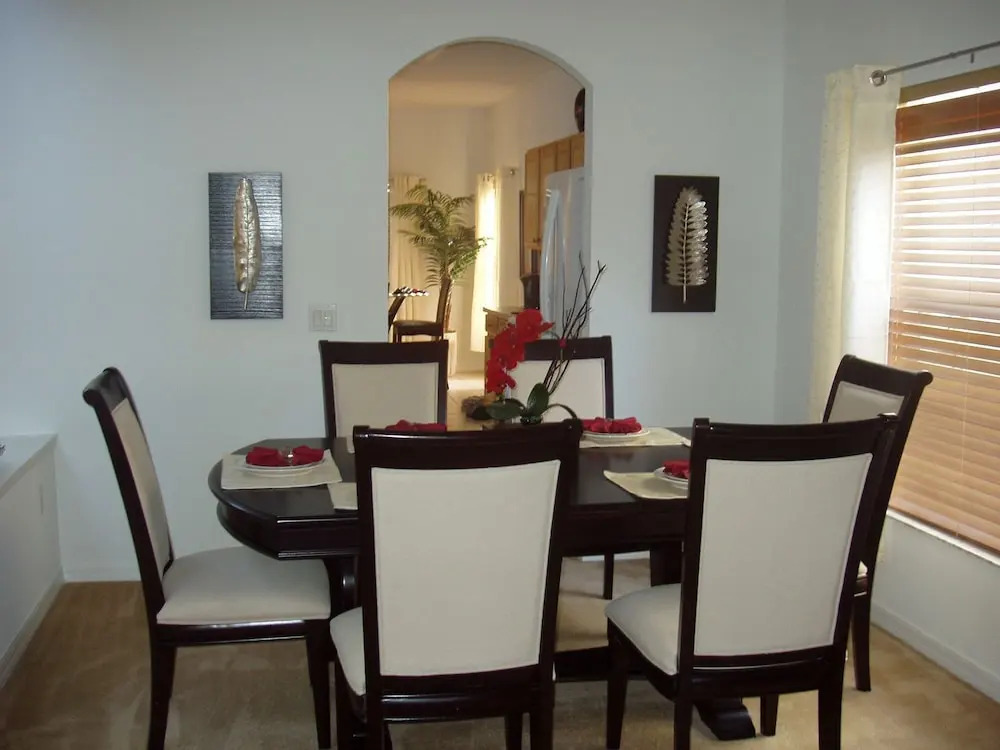 Your perfect family holiday! Private pool, Games Room, 12 Mins to Disney