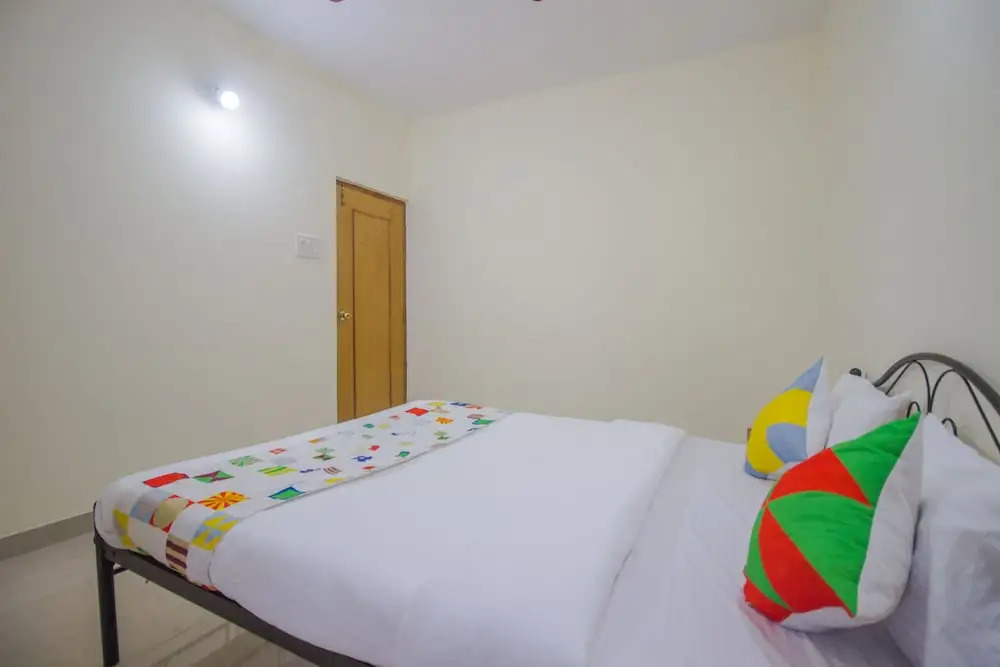 OYO 18720 Home Alluring 3BHK Dona Paula