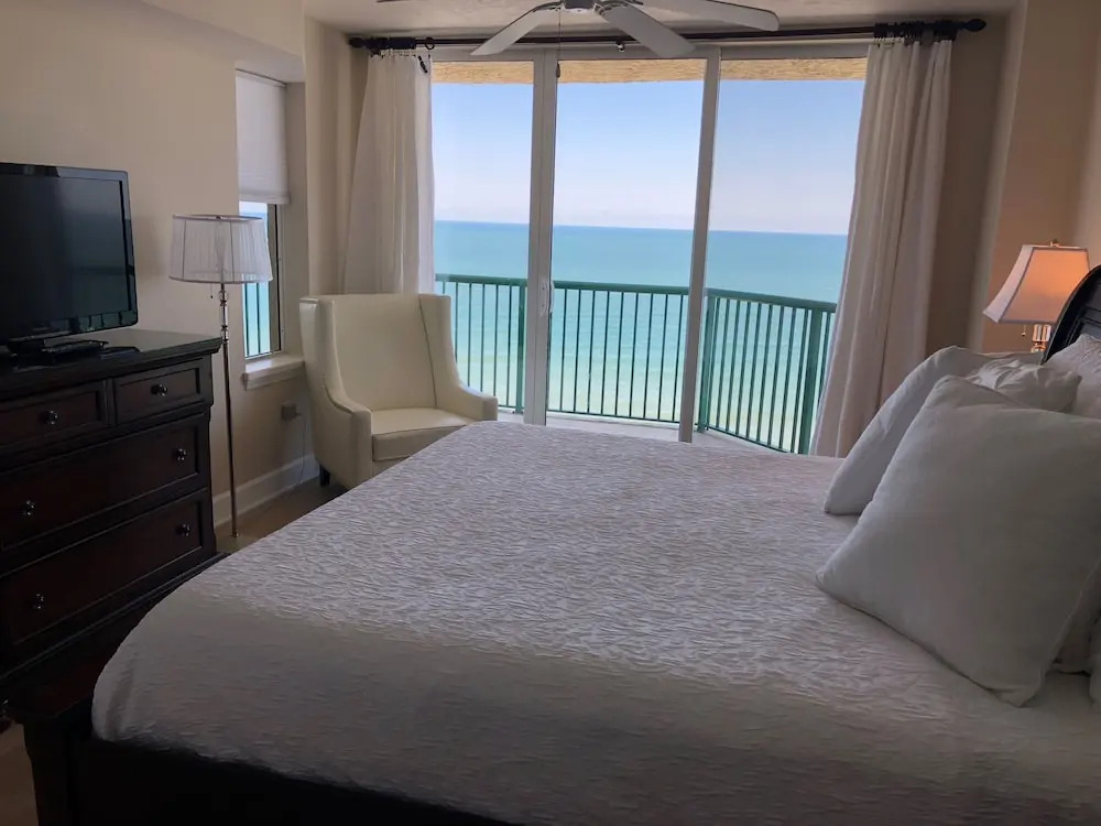 Dimucci TT 1903 3 Bedrooms 3 Bathrooms Condo