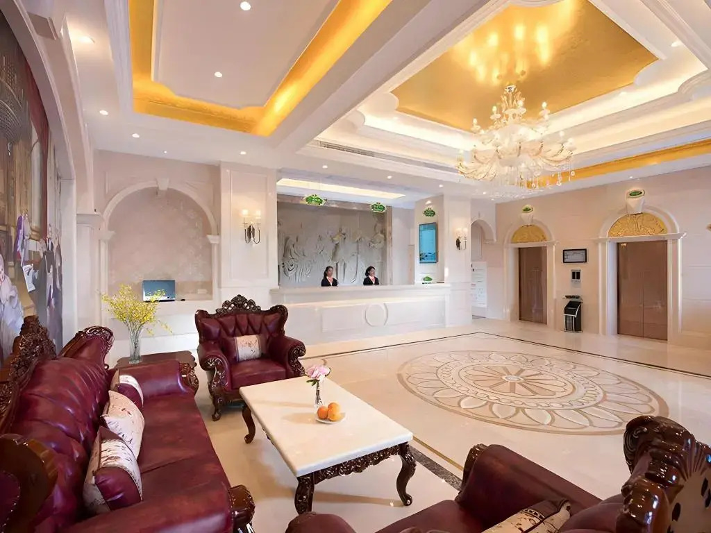 Vienna Hotel (Shenzhen Buji Metro Station)