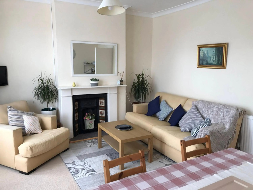 Spacious West London Apartment
