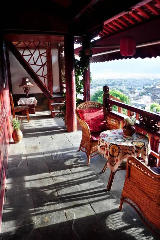 Lijiang Qingpu Inn