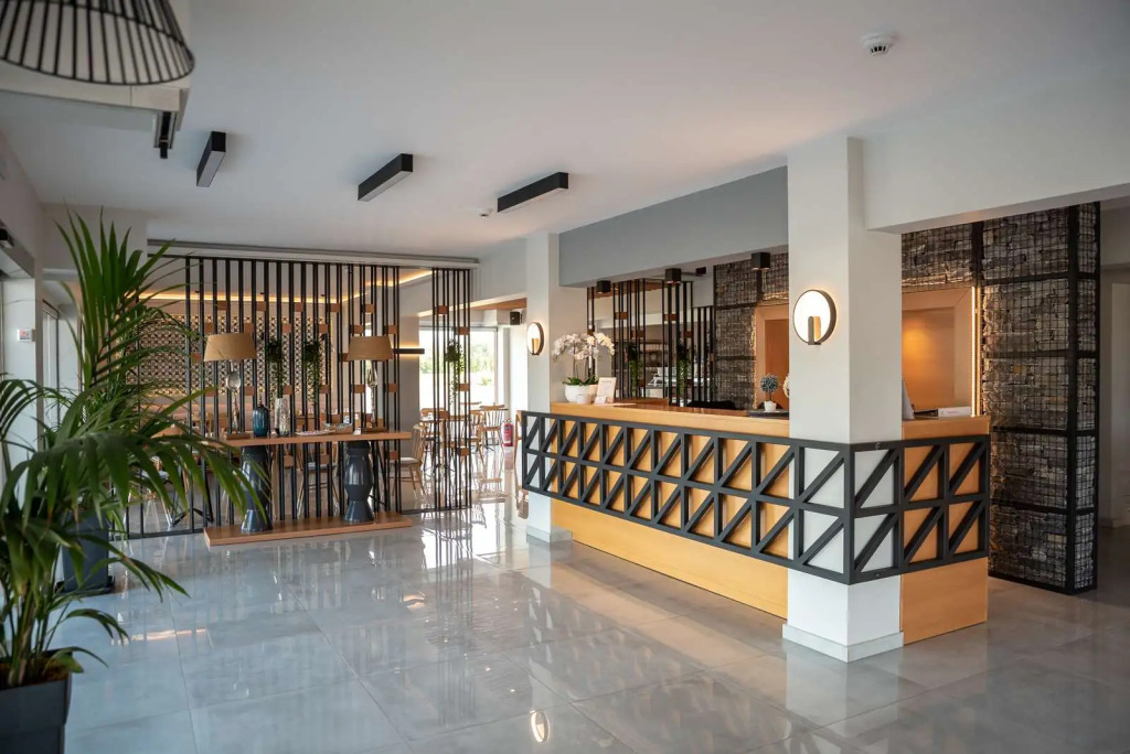 Mythic Summer Hotel
